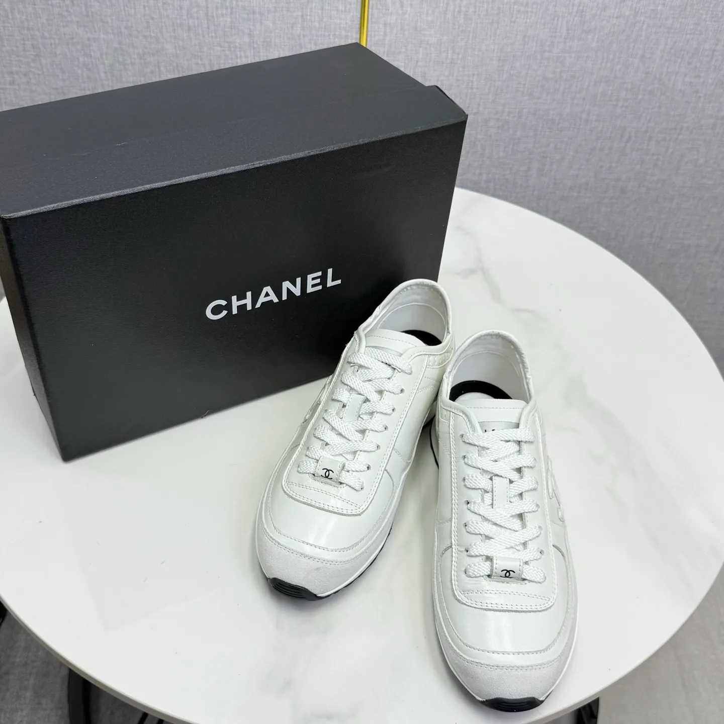 👟👟Ex-factory price 560👟👟Chanel Panda Shoes! 2025 counter's top casual sports shoes. This classic design; the upper is electro-embroidered with a variety of techniques; the outsole is fashionable and sporty; the unusual inclusion of a variety of color matching elements... The diversified mix and match is very good-looking and versatile, and can be used for leisure, fashion, sports, and outdoor... ꫛꫀꪝ Go➫ Materials: ❶Upper made of: original imported first-layer silk cowhide + original waterproof cloth + original first-layer cowhide ❷Inner lining: Original Yangli+wang ❸ Outsole based on: Original TPU combination outsole Counter boutique packaging complete set for women 35–41